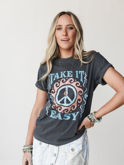 The Nest Take It Easy Graphic Tee - Pepper