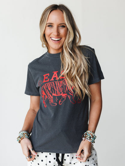 The Nest Easy Tiger Graphic Tee - Pepper