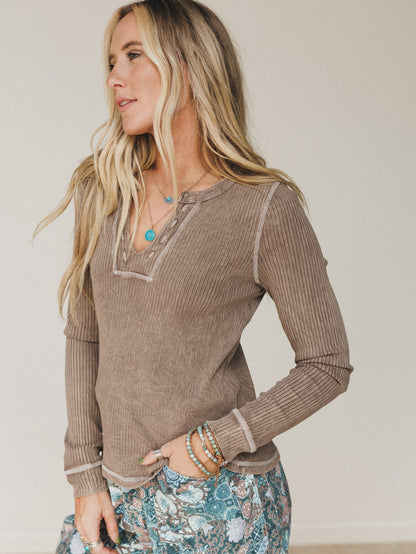 The Nest Off Duty Top - Brown