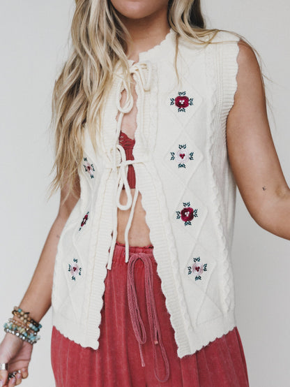 The Nest Lovely Florals Knit Vest - Cream