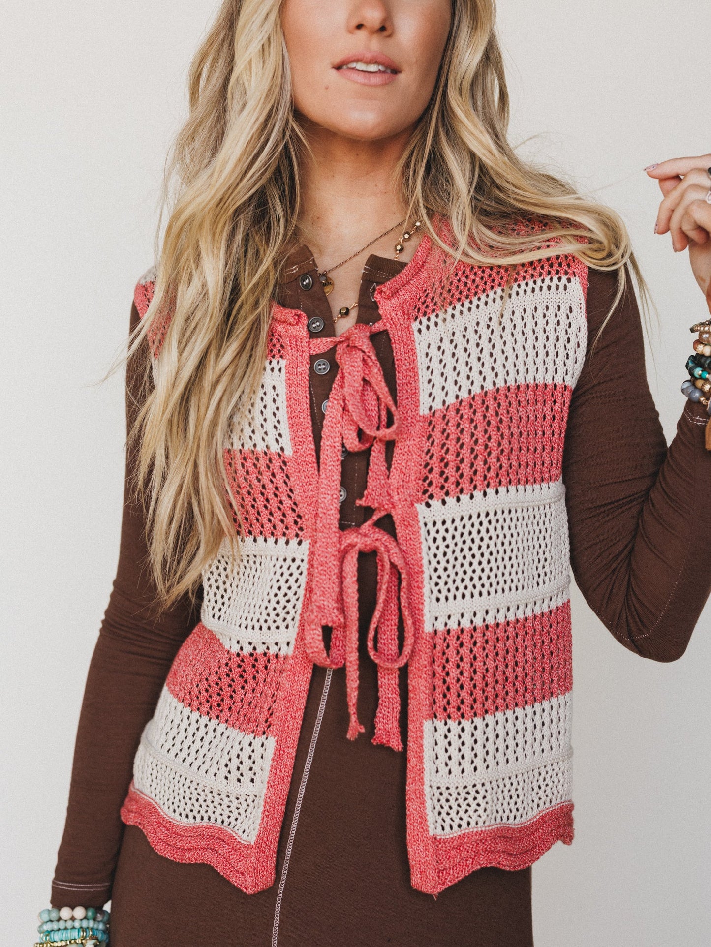 Wave Line Knit Vest - Coral Red