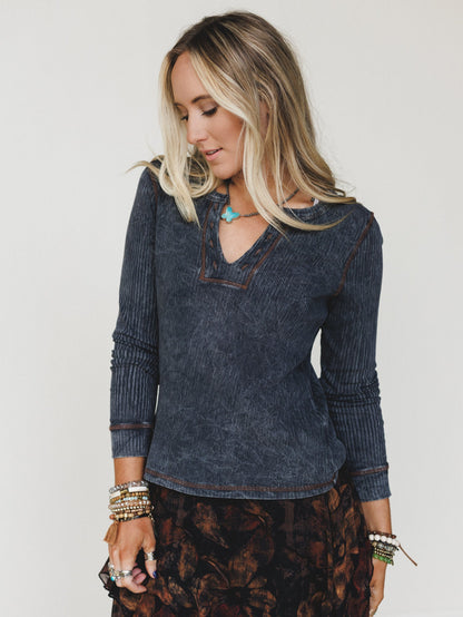 The Nest Off Duty Top - Charcoal