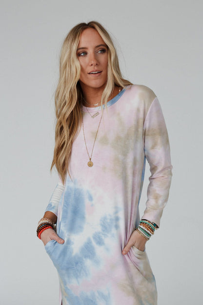 The Nest Soul Shine Pocketed Tie Dye Midi Dress - Lavender Taupe