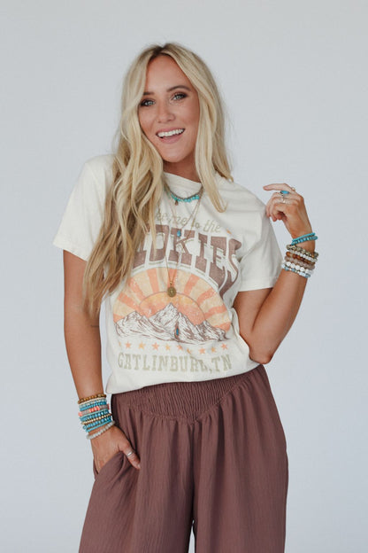 Take Me To The Smokies Graphic Tee - Ivory