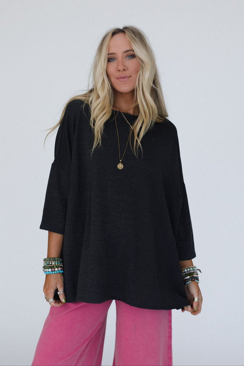 The Nest Sunday Stroll Oversized Tee - Black